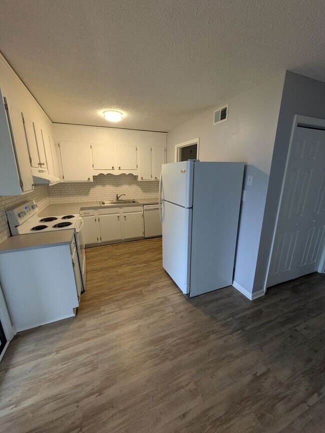Photo - 2BD/1.5BA Unit in Hickory