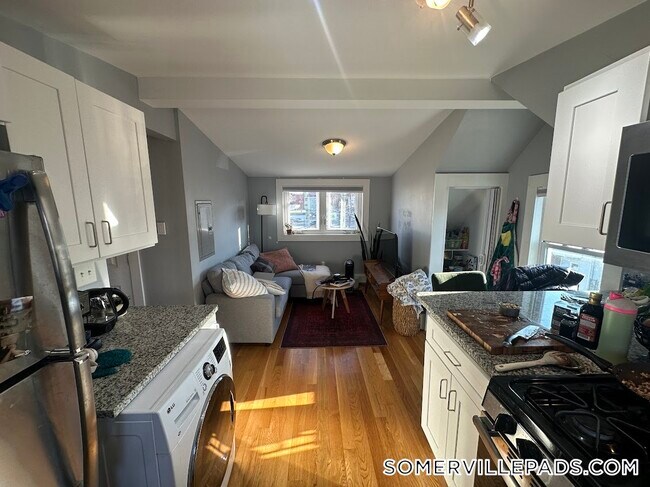 Photo - 287 Beacon St Unit 2