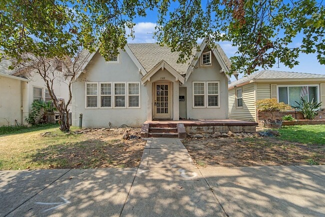 Building Photo - 1122 I St