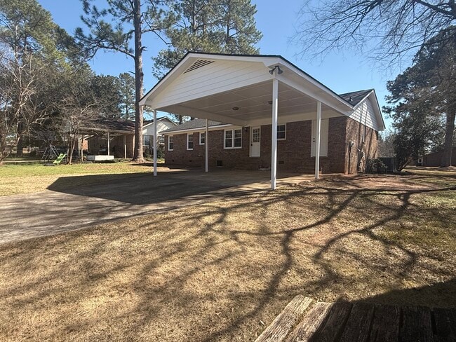 Photo - 2819 Reeves Ln