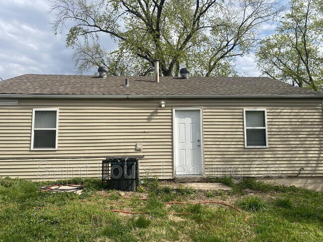 7458 Castro Dr - 7458 Castro Dr