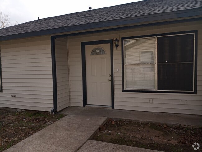 Building Photo - 9814 Thorn St Rental