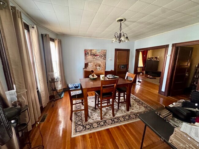 Photo - 141 Whitwell St Unit 1