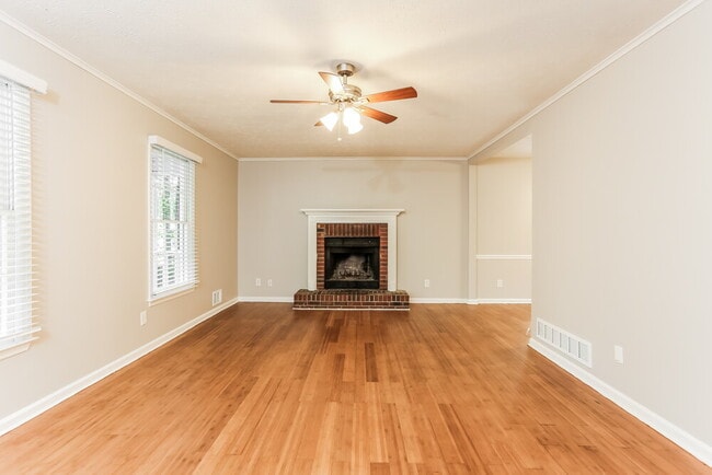 Photo - 2280 Whitebluff Way