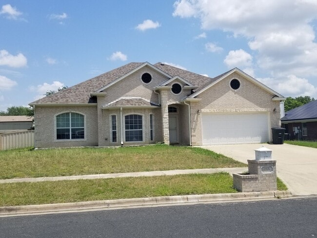 Building Photo - Great Home!