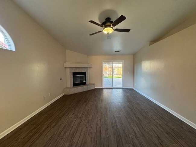 Photo - Spacious Northwest Bakersfield Home!