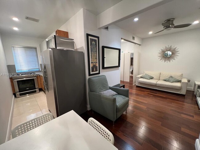 Photo - 526 15th St Unit 4