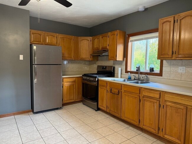 Photo - 63 Plain St Unit 2