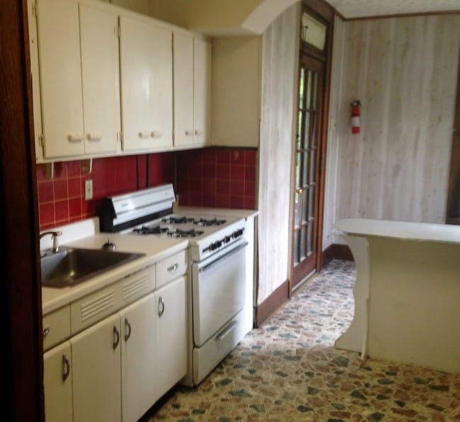 Kitchen 1 - 922 College Ave Unit 1