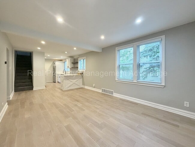 Photo - 1330 E Chesterfield St