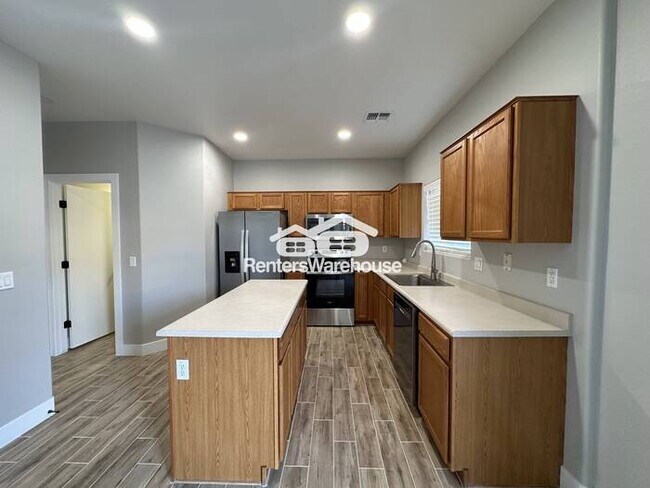 Photo - ? Spacious 3-Bedroom Home in a Prime Peoria Location!