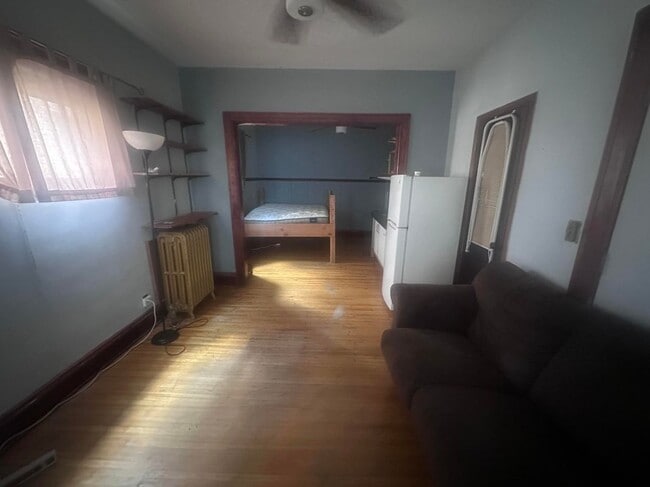 Photo - 2217 Colfax Ave South Unidad Studio