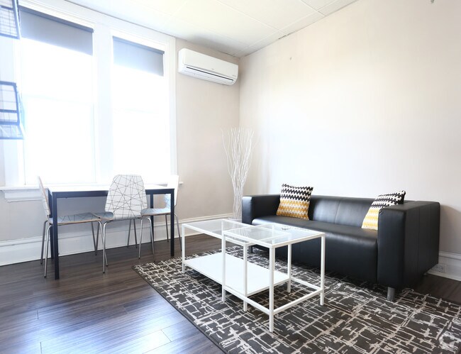 Photo - The Hamilton