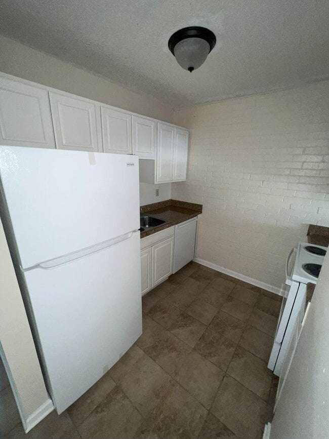 Photo - Newly updated! 2 bedroom 1 bath townhouse ...