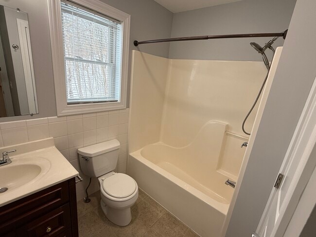 Baño completo - 300 Saratoga Ave