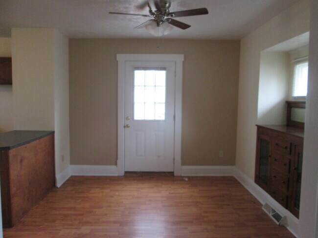 Photo - 407 Churchill Rd