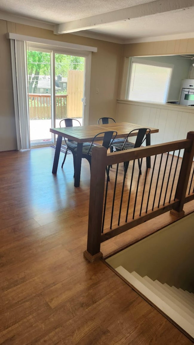 Photo - 8749 Park St