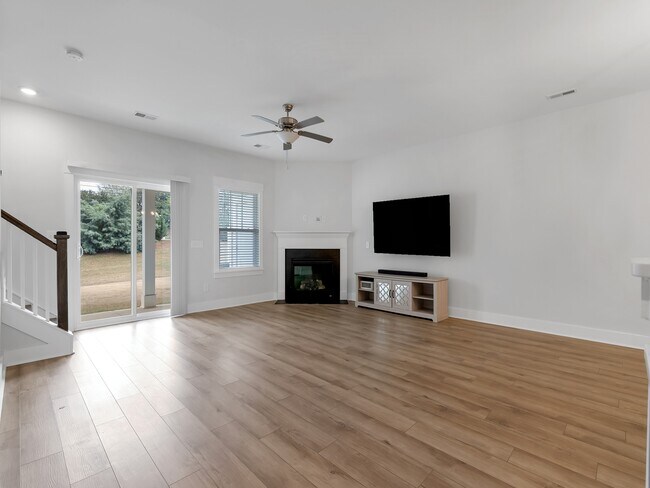 Photo - 11 Alkanet Way