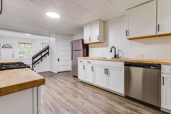 Photo - 632 Curtis St
