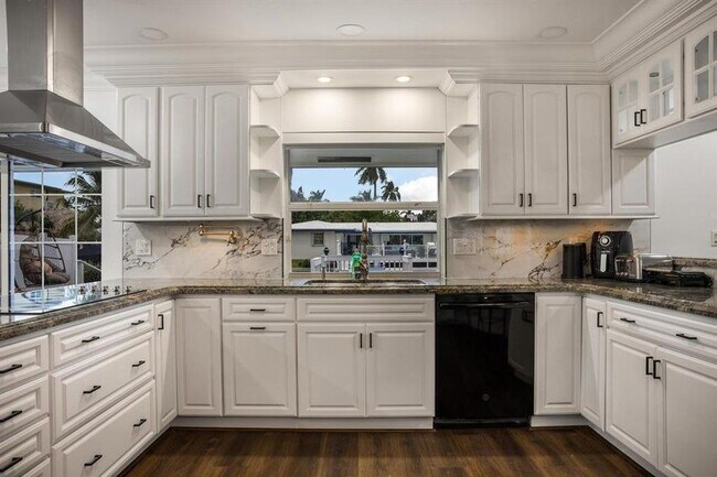 Building Photo - 1419 NE 57th St