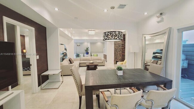 Photo - 1723 Jefferson St