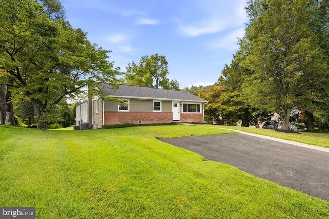8643 Ridge Rd