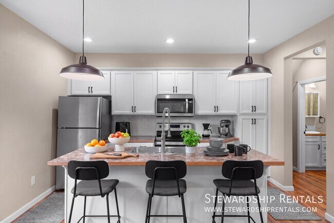 754 W 12th Ave Unit A