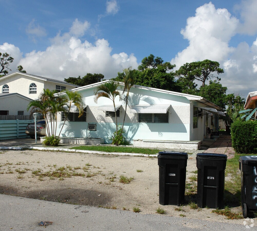 Photo - 1025 NE 10th AVE