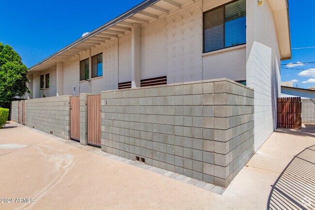 Building Photo - 4220 E Almeria Rd Unit 101 Rental