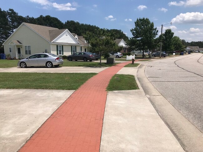 Aceras - 3309 Whitlock Dr N