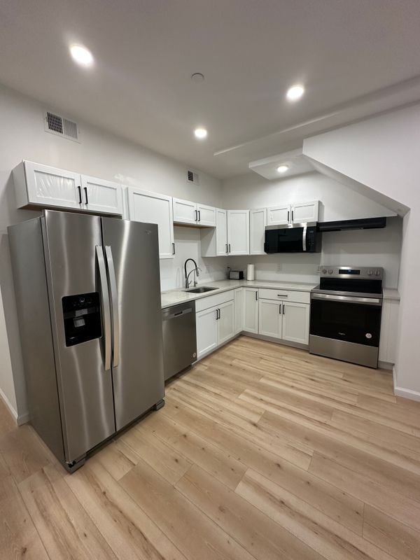 Photo - 1925 H St NE