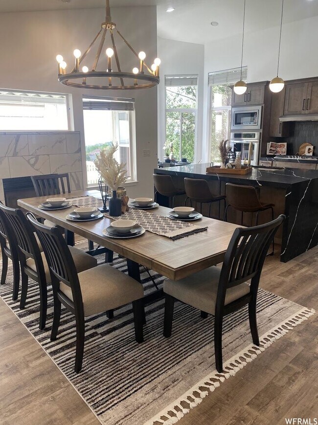 Photo - 4100 Sqft Gorgeous Home with Amazing Temple and Valley Views