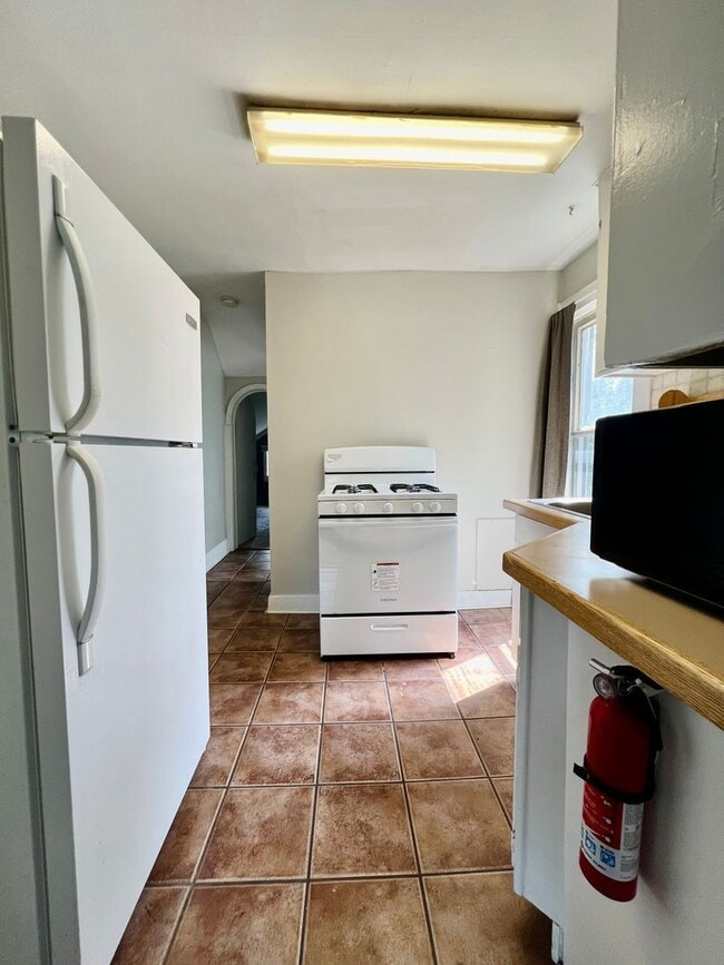 Photo - 707 McCourtie St