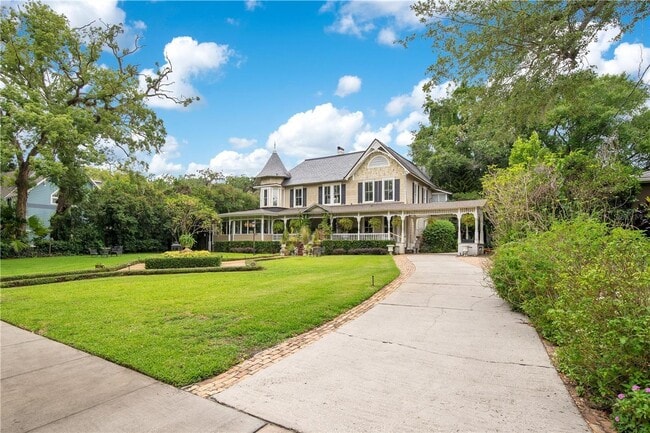 Photo - Queen Anne Victorian Estate