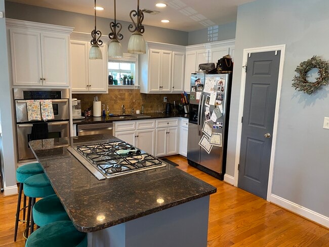 Photo - 1215 Pine St