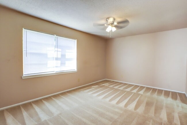 Photo - 3 Bedroom 2 Bathroom House in Texarkana, TX