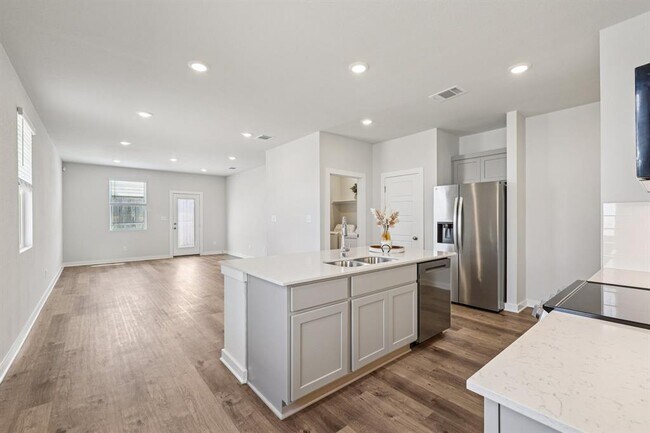 Photo - 113 Cutleaf Cv