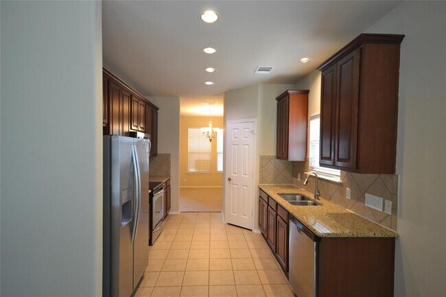 Photo - 409 Riverine Way