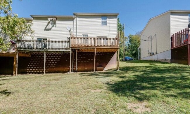 Photo - Five Five Oaks Dr