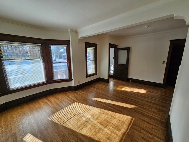 Photo - 1902 E Newberry Blvd