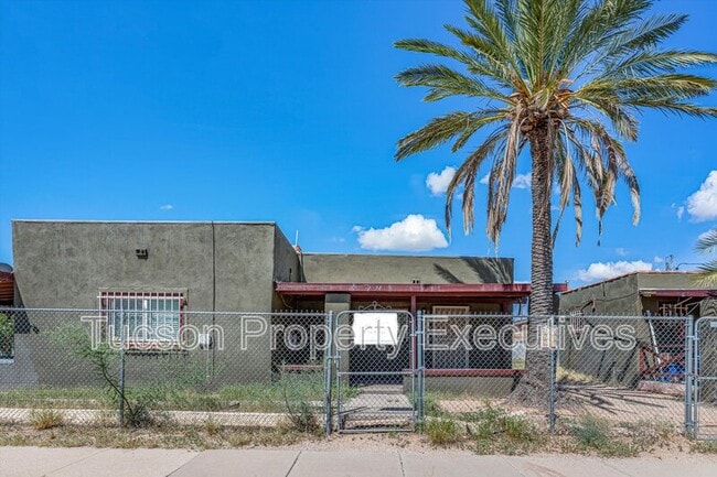Building Photo - 2034 S 5th Ave