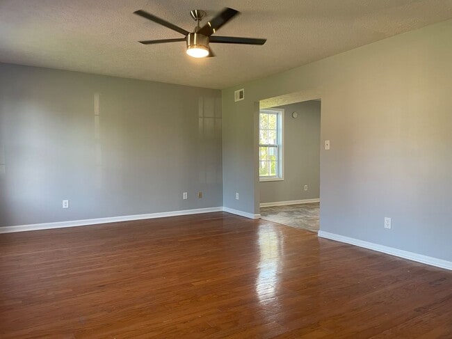 Photo - 1686 Classic View Dr Unit B