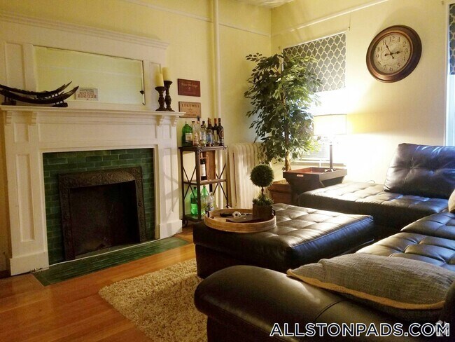 Building Photo - 1307 Commonwealth Ave Rental