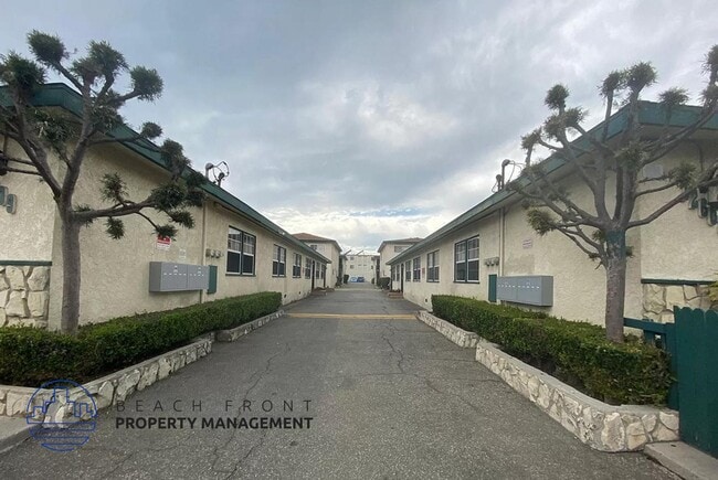 Photo - 12603-12609 Eucalyptus Ave