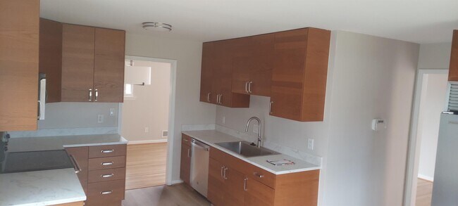 Photo - 9820 Inglemere Dr