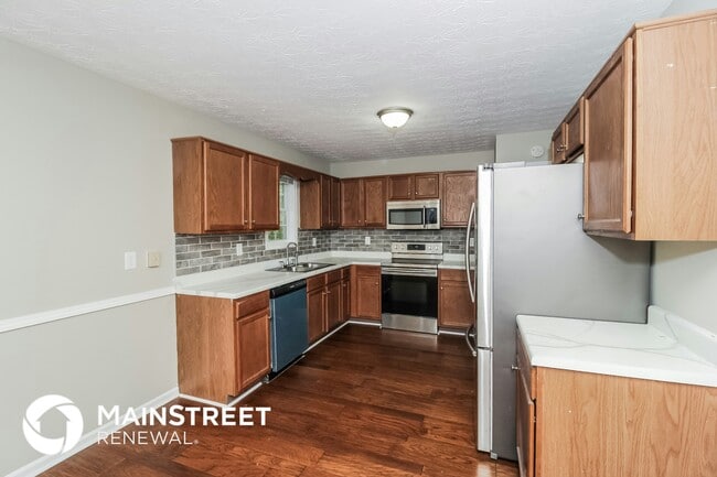 Photo - 198 Hawthorn Dr