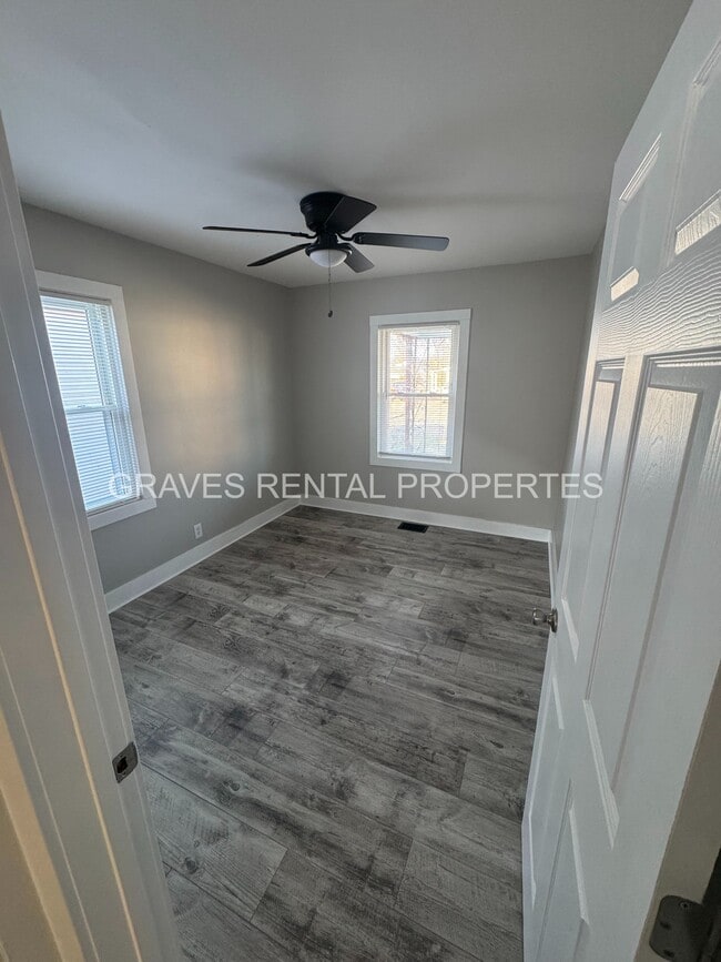 Photo - 1102 Oleanda Ave