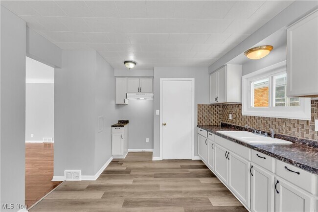 Photo - 4852 E 94th St