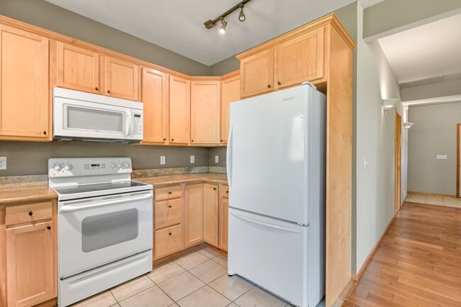 Photo - 2131- 2133 Yew Street Unit 2133 Yew Street