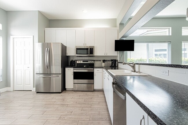 Photo - 12855 Devonshire Lakes Cir